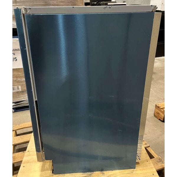 Scratch and Dent Hoshizaki AM-50BAK 14 7/8" Air-Cooled Undercounter Top Hat Cube Ice Machine with 27 lb. Storage - 54 lb., 115V