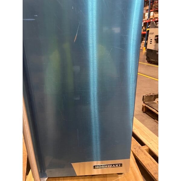 Scratch and Dent Hoshizaki AM-50BAK 14 7/8" Air-Cooled Undercounter Top Hat Cube Ice Machine with 27 lb. Storage - 54 lb., 115V