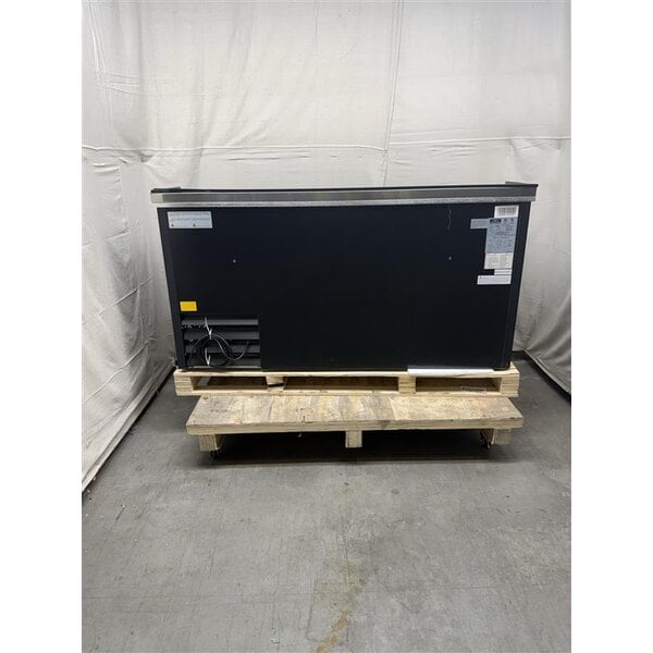 Scratch and Dent Arctic Air AUB65R 64 1/2" Black Horizontal Bottle Cooler