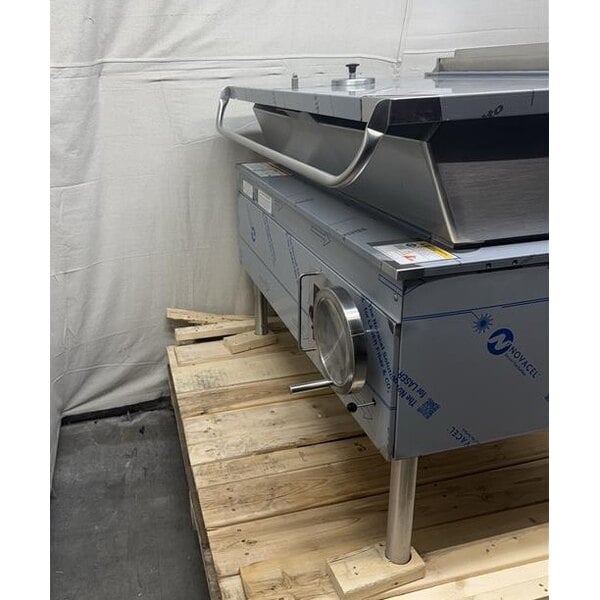 Scratch and Dent Cleveland SGL-40-TR Natural Gas 40 Gallon DuraPan Open Base Tilt Skillet - 130,000 BTU