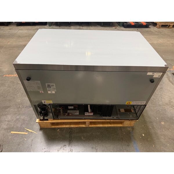 Scratch and Dent Avantco AU-48R 48" Undercounter Refrigerator