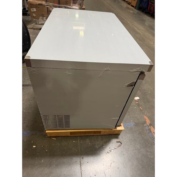 Scratch and Dent Avantco AU-48R 48" Undercounter Refrigerator