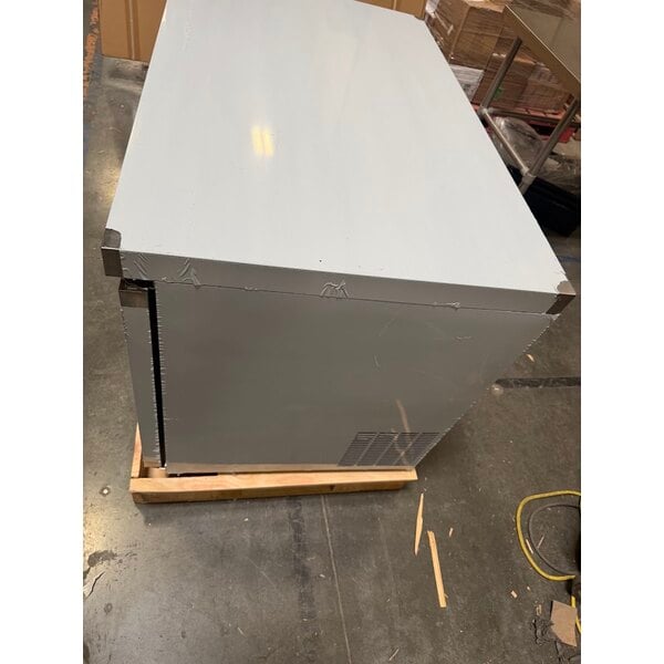 Scratch and Dent Avantco AU-48R 48" Undercounter Refrigerator