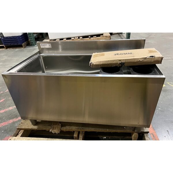Scratch and Dent Regency 21" x 36" Stainless Steel Underbar Ice Bin with Bottle Holders - 119 lb.