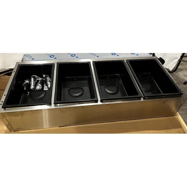 Scratch and Dent Vollrath 38104 ServeWell® Electric Four Pan Sealed Well Hot Food Table - 120V