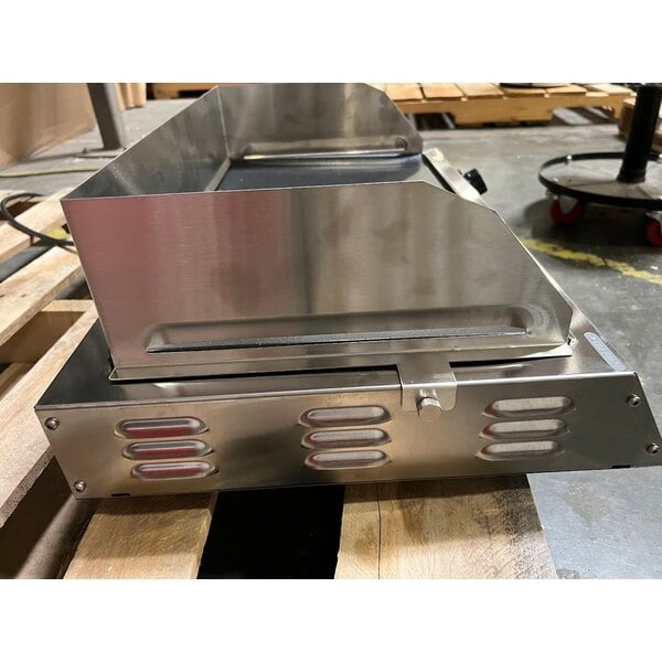 Scratch and Dent Cadco CG-20 21" x 12" Electric Countertop Griddle - 1.5 kW, 220V