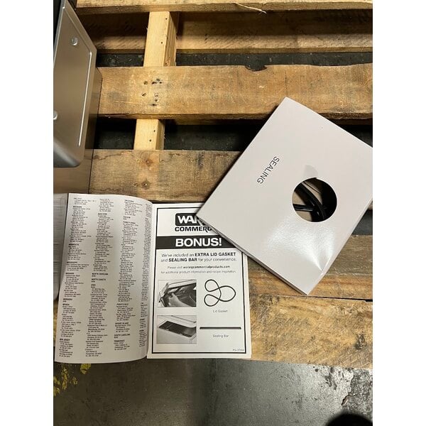 Scratch and Dent Waring WCV300 Chamber Vacuum Packaging Machine with 11" Seal Bar