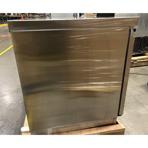 Scratch and Dent Avantco ZUC-48R-HC 48" Front Breathing Undercounter Refrigerator