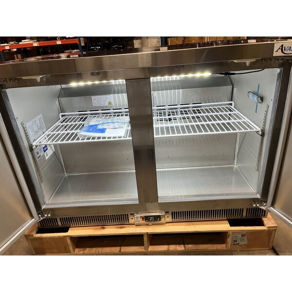 Scratch and Dent Avantco ZUC-48R-HC 48" Front Breathing Undercounter Refrigerator