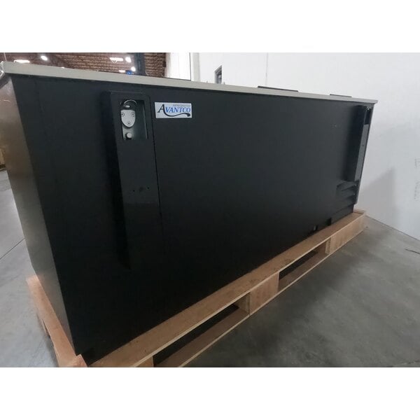 Scratch and Dent Avantco HBB-80-HC 80" Black Horizontal Bottle Cooler