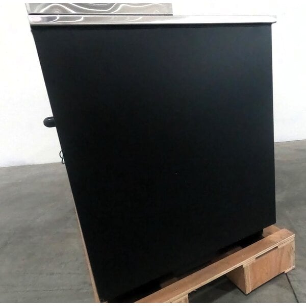 Scratch and Dent Avantco HBB-80-HC 80" Black Horizontal Bottle Cooler