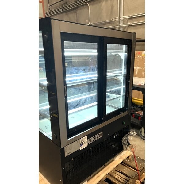Scratch and Dent Avantco BCTD-36 36" Black 3-Shelf Curved Glass Dry Bakery Display Case with LED Lighting