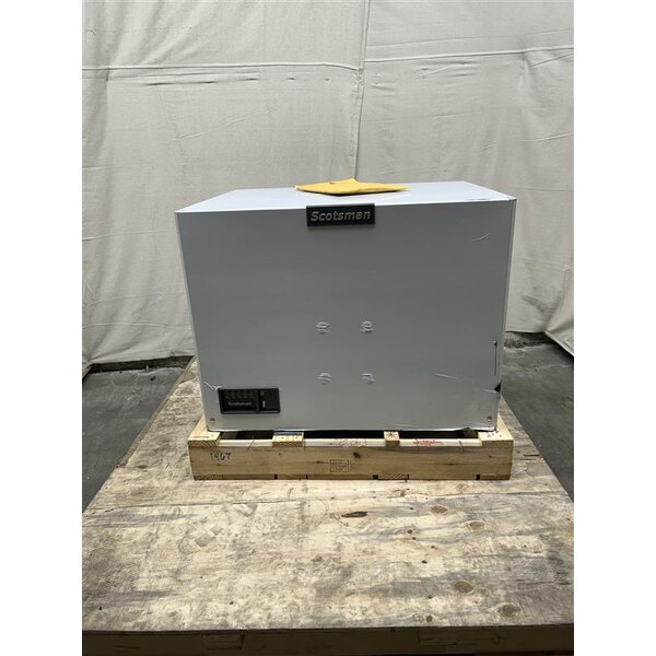 Scratch and Dent Scotsman MC0530MR-1 Prodigy Elite® Series 30" Remote Cooled Medium Cube Ice Machine - 500 lb., 115V