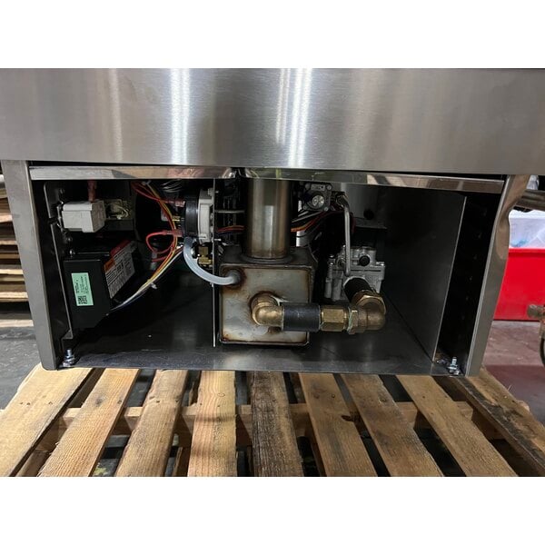 Scratch and Dent Cleveland SGL-40-T1 Natural Gas 40 Gallon PowerPan Open Base Tilt Skillet