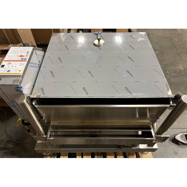 Scratch and Dent Cleveland SGL-40-T1 Natural Gas 40 Gallon PowerPan Open Base Tilt Skillet