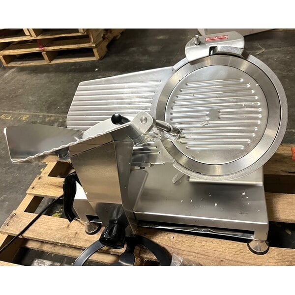 Scratch and Dent Avantco SL512 12" Manual Gravity Feed Meat Slicer - 1/2 hp