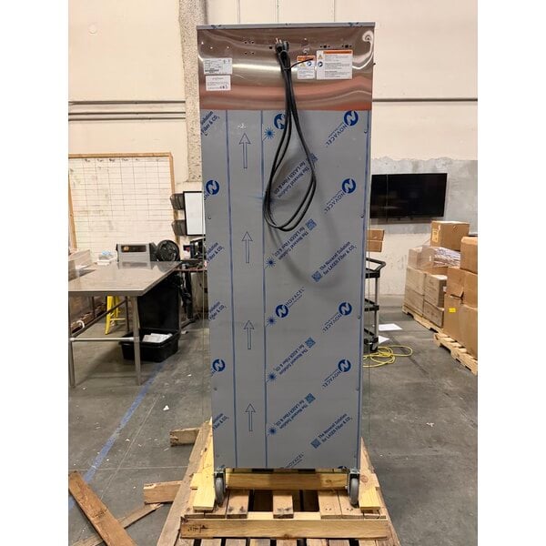 Scratch and Dent Alto-Shaam 1200-UP Mobile 16 Pan Dutch Door Holding Cabinet with Universal Racks - 120V