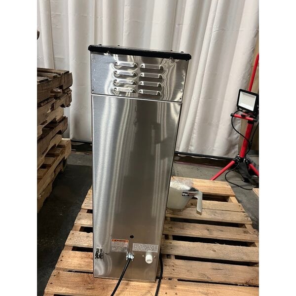 Scratch and Dent Bunn 52200.0100 ITCB-DV Infusion Single Coffee and Tea Brewer with Adjustable Shelf - Dual Voltage