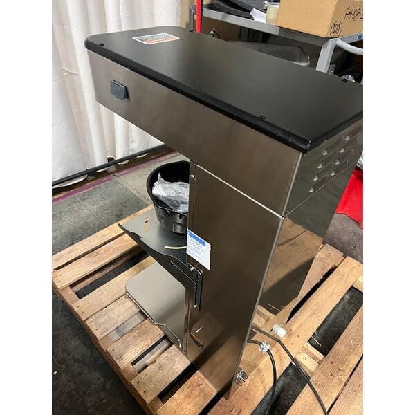 Scratch and Dent Bunn 52200.0100 ITCB-DV Infusion Single Coffee and Tea Brewer with Adjustable Shelf - Dual Voltage