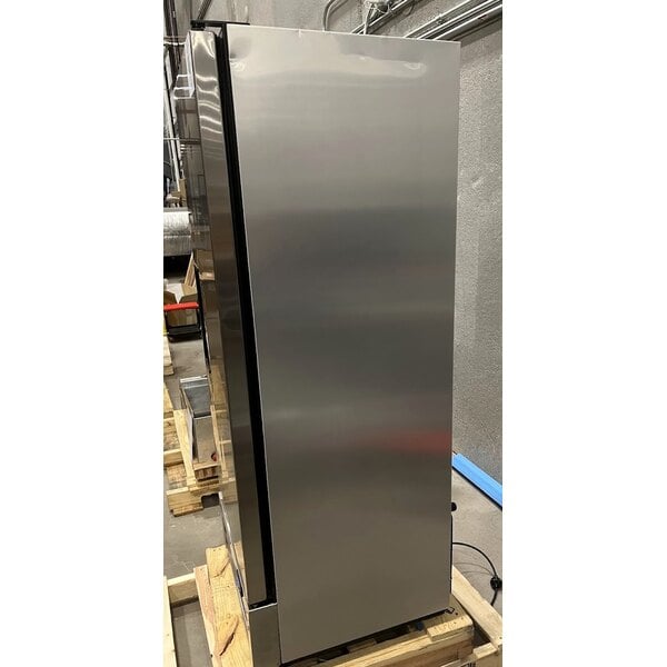 Scratch and Dent True T-12-HC 24 7/8" One Section Solid Door Reach-In Refrigerator