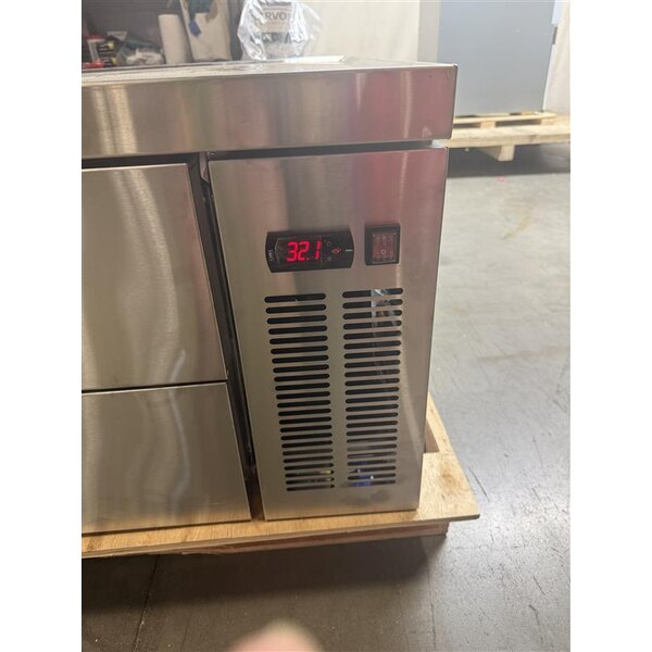 Scratch and Dent Avantco CBE-52-HC 52" 2 Drawer Refrigerated Chef Base
