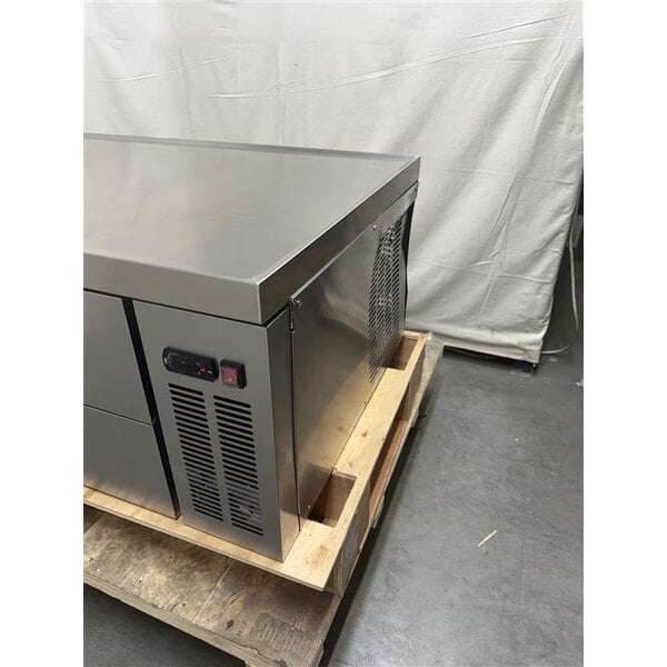 Scratch and Dent Avantco CBE-52-HC 52" 2 Drawer Refrigerated Chef Base