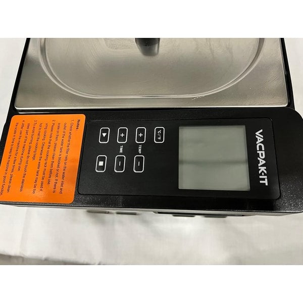 Scratch and Dent VacPak-It SVC100 2.6 Gallon Thermal Sous Vide Circulator - 650W, 110/120V