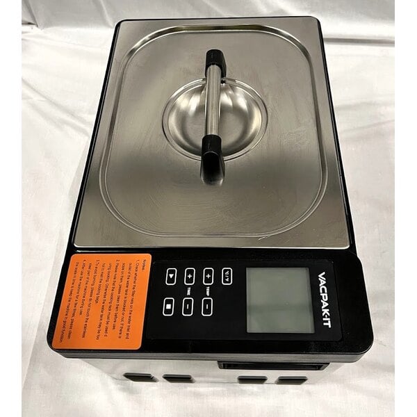 Scratch and Dent VacPak-It SVC100 2.6 Gallon Thermal Sous Vide Circulator - 650W, 110/120V