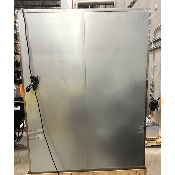 Scratch and Dent Avantco Z2-R-HC 54" Solid Door Stainless Steel Reach-In Refrigerator