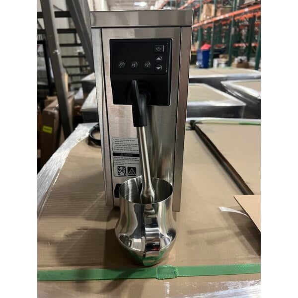 Scratch and Dent Estella Caffe ECMSA08 Automatic Pourover Milk Steamer - 120V, 1,450W