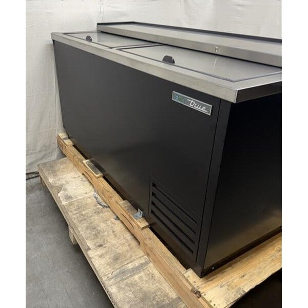 Scratch and Dent True TD-65-24-HC 64 1/2" Black Horizontal Bottle Cooler