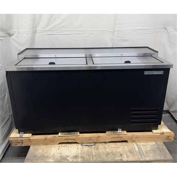 Scratch and Dent True TD-65-24-HC 64 1/2" Black Horizontal Bottle Cooler