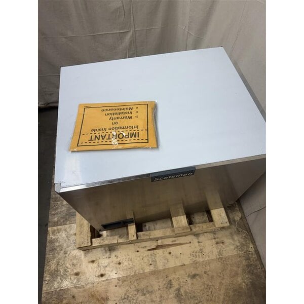 Scratch and Dent Scotsman MC0330MWX-1A Prodigy Elite® Series 30" Water-Cooled Medium Cube Ice Machine - 372 lb., 115V