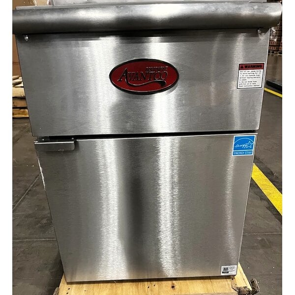 Scratch and Dent Avantco F5-ES-N 65-70 lb. Natural Gas Stainless Steel Floor Fryer - 100,000 BTU