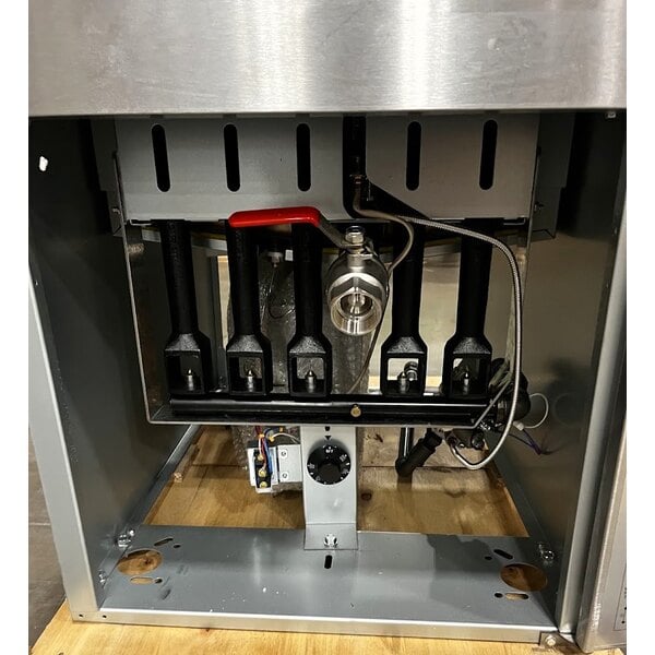 Scratch and Dent Avantco F5-ES-N 65-70 lb. Natural Gas Stainless Steel Floor Fryer - 100,000 BTU