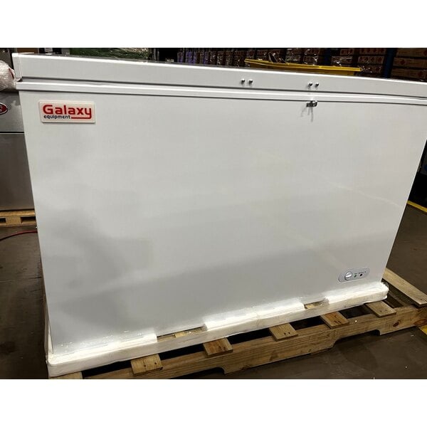 Scratch and Dent Galaxy CF13HC Commercial Chest Freezer - 12.7 cu. ft.