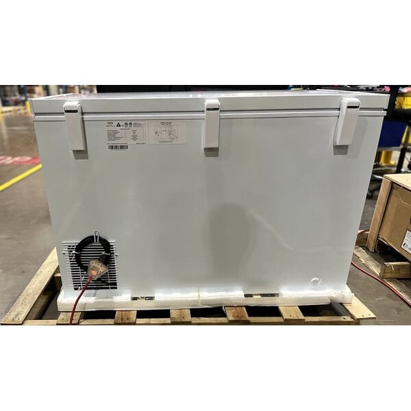 Scratch and Dent Galaxy CF13HC Commercial Chest Freezer - 12.7 cu. ft.