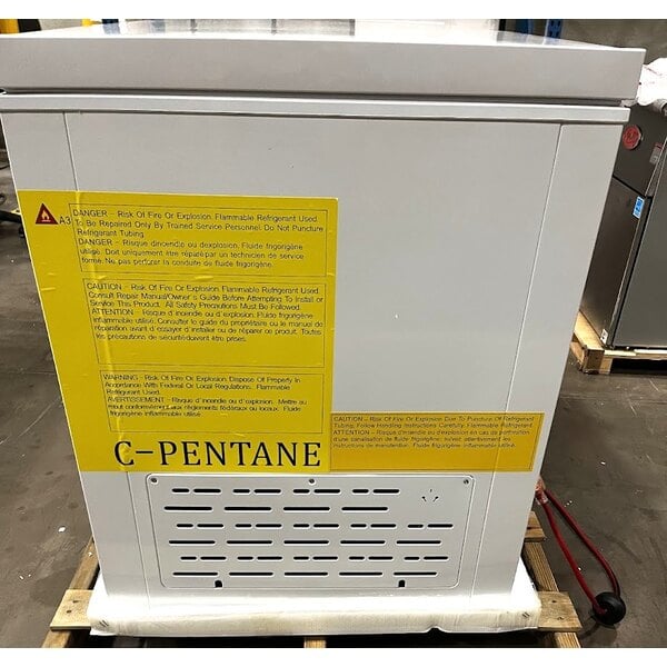 Scratch and Dent Galaxy CF13HC Commercial Chest Freezer - 12.7 cu. ft.