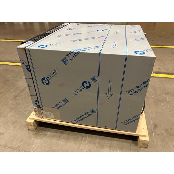 Scratch and Dent Moffat E27M2-T Turbofan Single Deck Full Size 2 Pan Electric Convection Oven with Mechanical Controls - 220-240V, 1 Phase, 3 kW