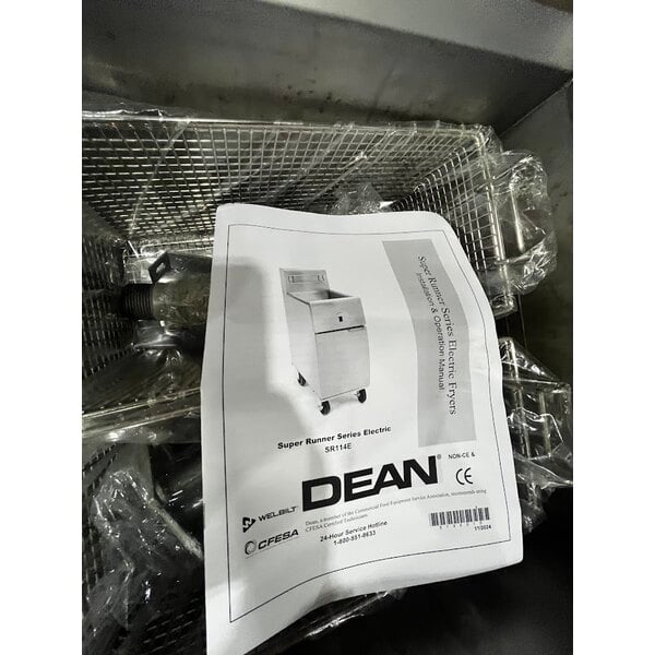 Scratch and Dent Dean by Frymaster SR114E Super Runner Economy 40 lb. Electric Floor Fryer - 240V, 1 Phase