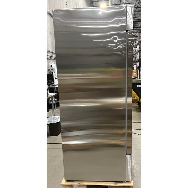 Scratch and Dent MainStreet Equipment BMR-49-R 54" Solid Door Reach-In Refrigerator