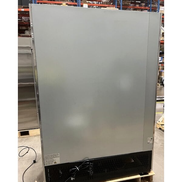 Scratch and Dent MainStreet Equipment BMR-49-R 54" Solid Door Reach-In Refrigerator