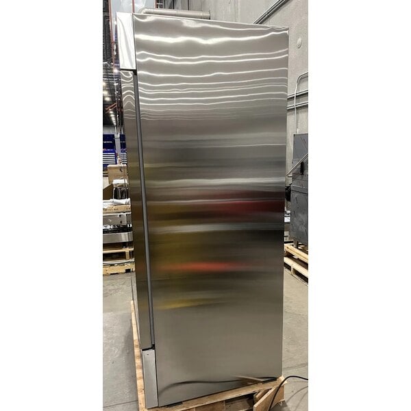 Scratch and Dent MainStreet Equipment BMR-49-R 54" Solid Door Reach-In Refrigerator