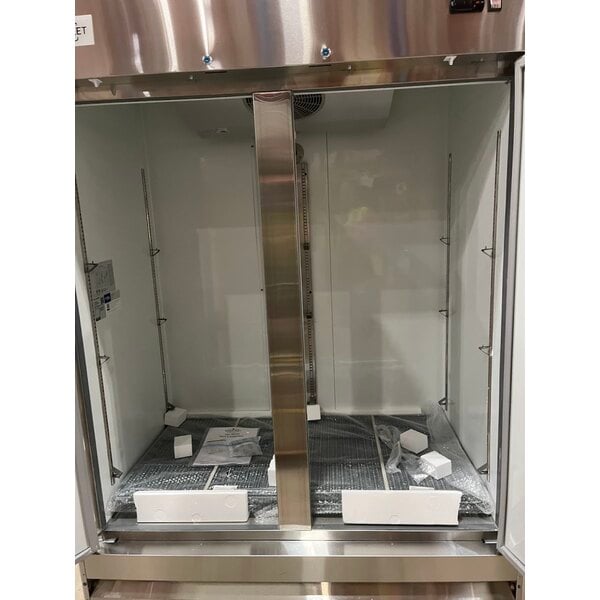 Scratch and Dent MainStreet Equipment BMR-49-R 54" Solid Door Reach-In Refrigerator