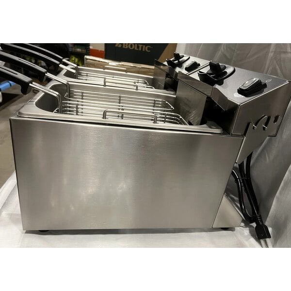 Scratch and Dent Vollrath CF2-1800DUAL 20 lb. Commercial Countertop Deep Fryer - Twin Pot 120V