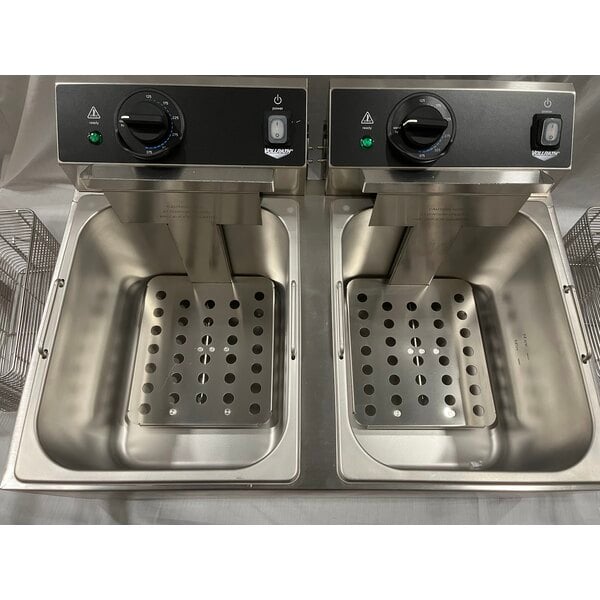 Scratch and Dent Vollrath CF2-1800DUAL 20 lb. Commercial Countertop Deep Fryer - Twin Pot 120V