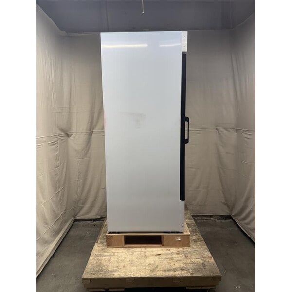 Scratch and Dent Avantco GDC-23-HC 28 3/8" White Swing Glass Door Merchandiser Refrigerator with LED Lighting