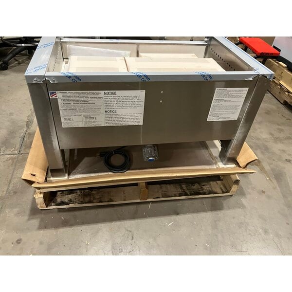 Scratch and Dent EmberGlo 5020400 31C 36" Natural Gas Open Hearth Mid-Closed Front Countertop Kabob Charbroiler - 68,000 BTU