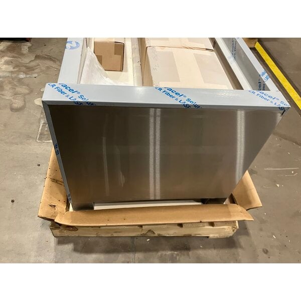Scratch and Dent EmberGlo 5020400 31C 36" Natural Gas Open Hearth Mid-Closed Front Countertop Kabob Charbroiler - 68,000 BTU