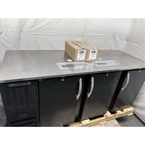 Scratch and Dent Beverage-Air DD78HC-B 2 Double Tap Kegerator Beer Dispenser - Black, (4) 1/2 Keg Capacity